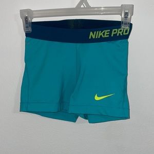 NIKE PRO XS Shorts.